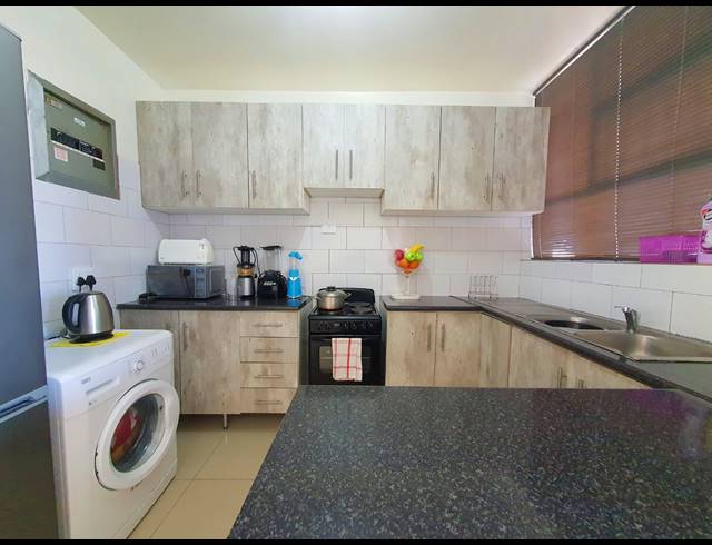 1.5 BEDROOM APARTMENT TO LET IN TOWNSEND ESTATE